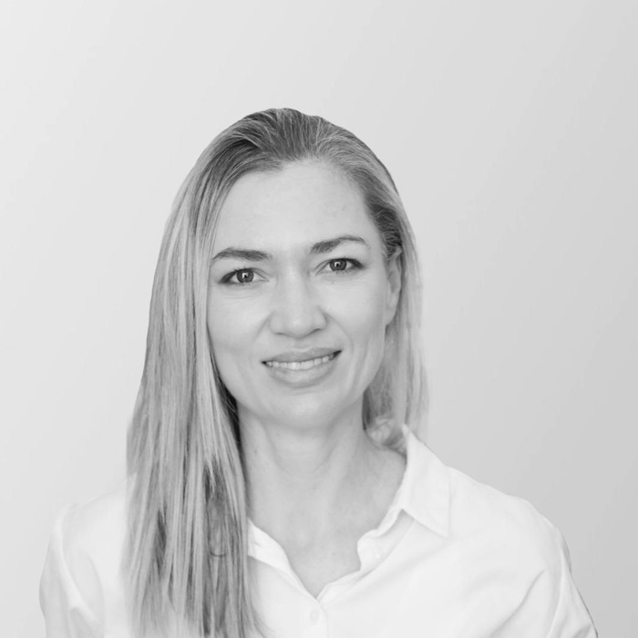 Portrait of Dr Caren Claasens, specialist anaesthetist