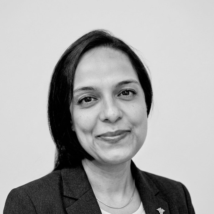 Portrait of Dr Noshina Khan, specialist anaesthetist